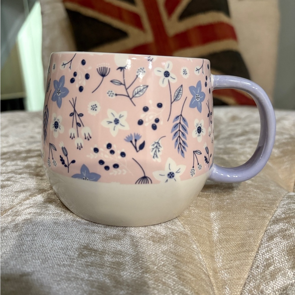 Paper Destiny White Ceramic mug with peek a boo rabbit inside
